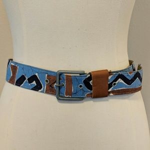 Belt in printed fabric.